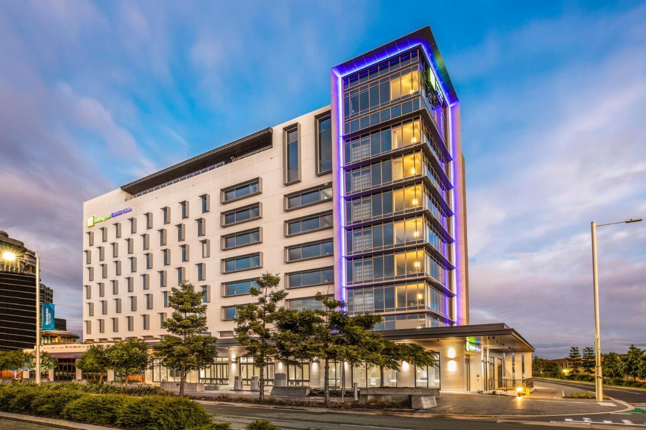 Holiday Inn Express & Suites Sunshine Coast By Ihg Maroochydore Extérieur photo