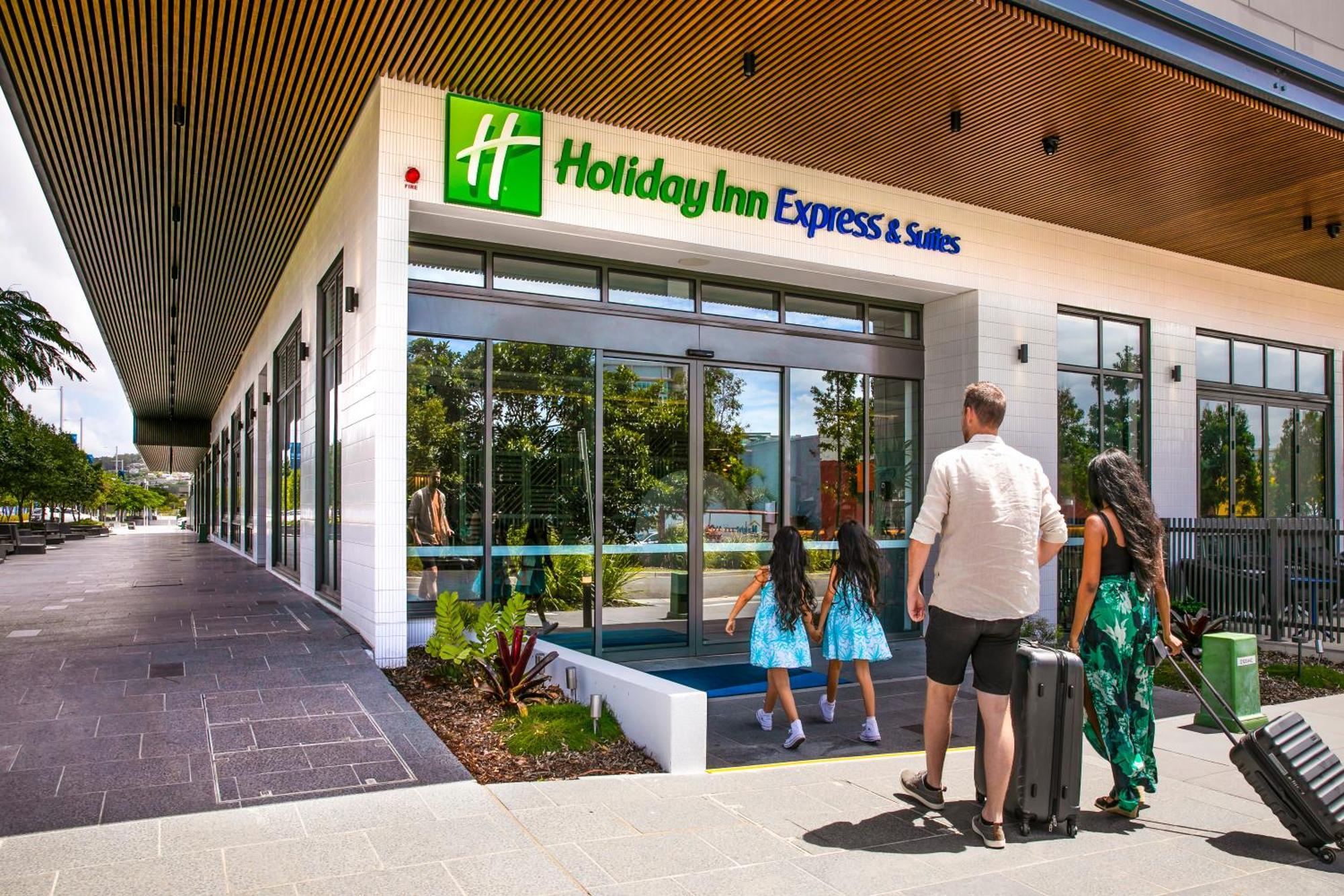 Holiday Inn Express & Suites Sunshine Coast By Ihg Maroochydore Extérieur photo